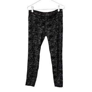 Weatherproof 32 degree cool black and white tiger striped cropped leggings
